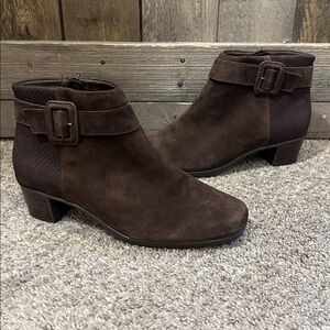 Munro NEW Callie Suede Chocolate Brown Buckle Bootie Boots Size 9.5